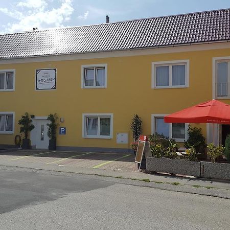 Pension Haus Nova Wiener Neustadt Luaran gambar
