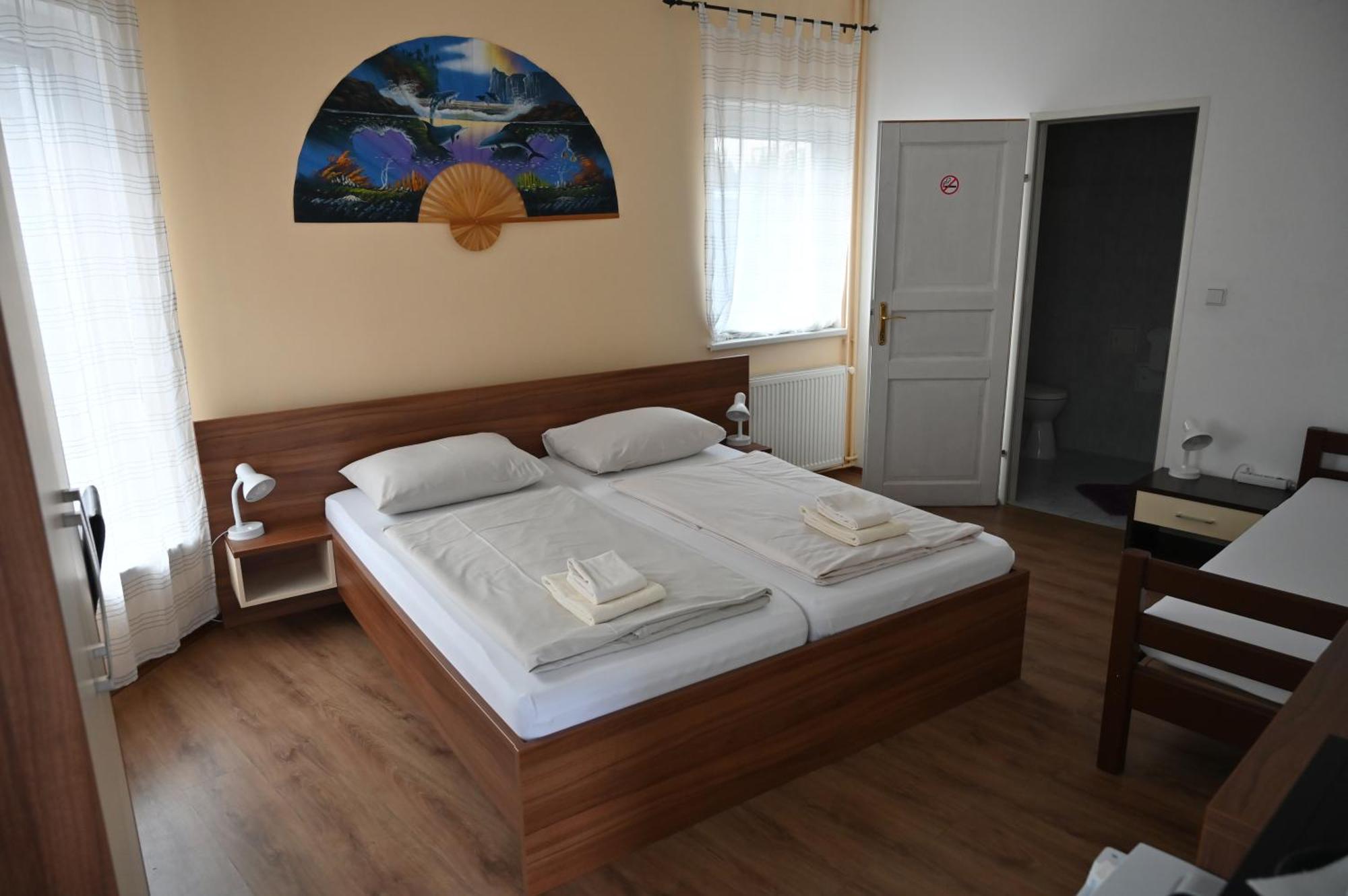 Pension Haus Nova Wiener Neustadt Luaran gambar