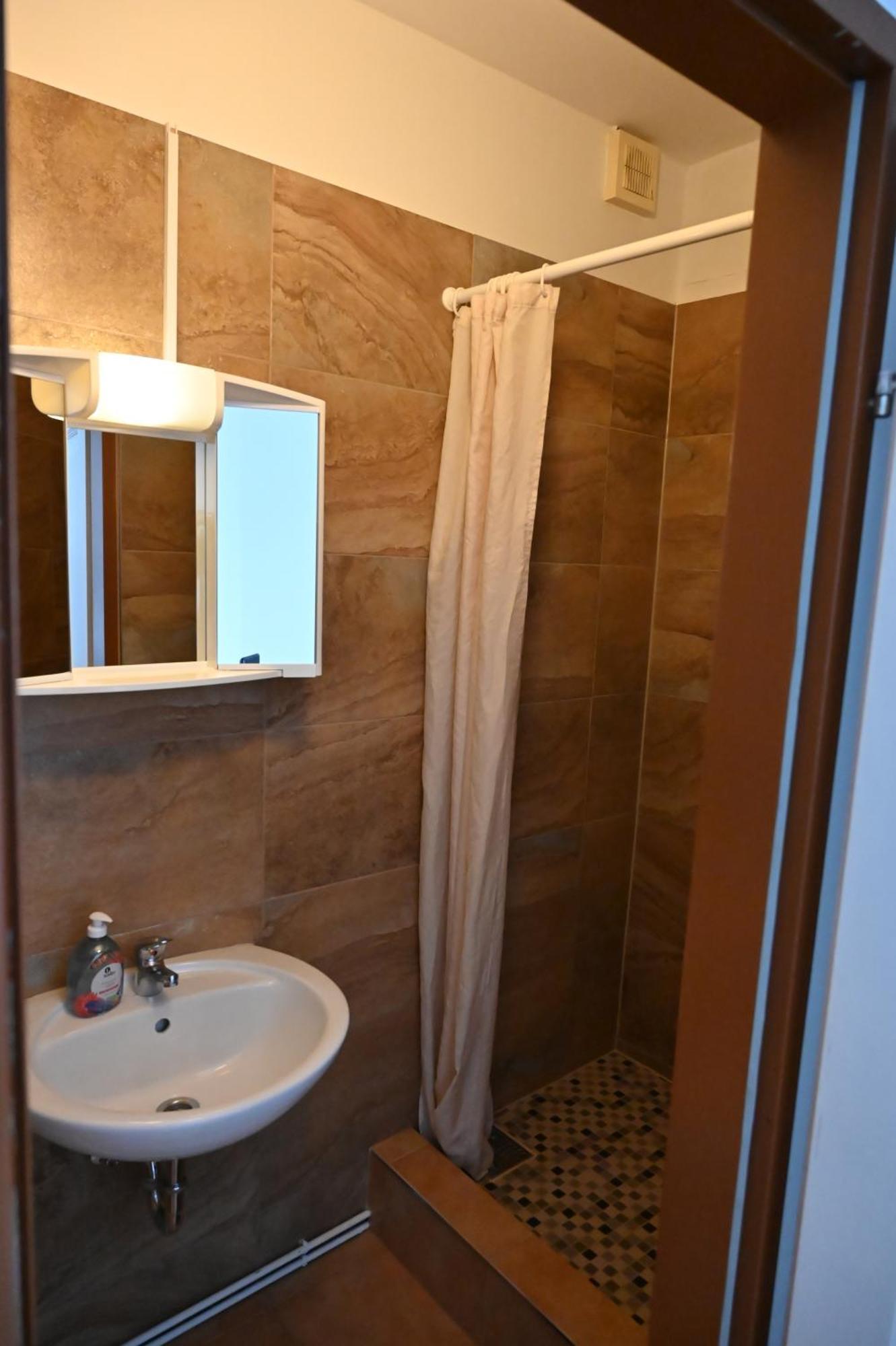 Pension Haus Nova Wiener Neustadt Luaran gambar