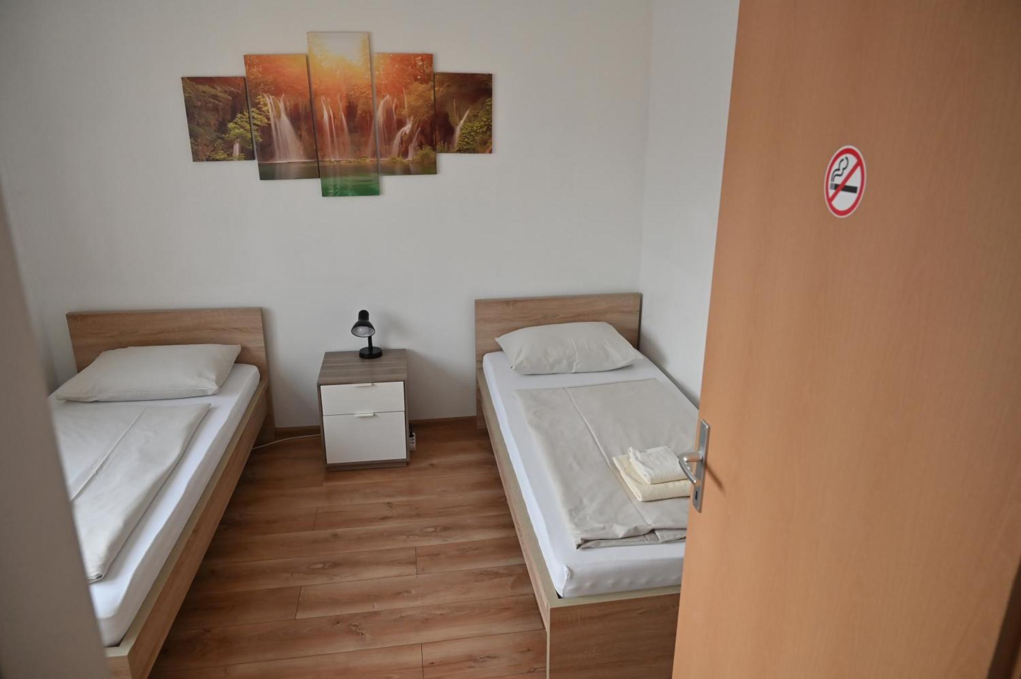 Pension Haus Nova Wiener Neustadt Luaran gambar