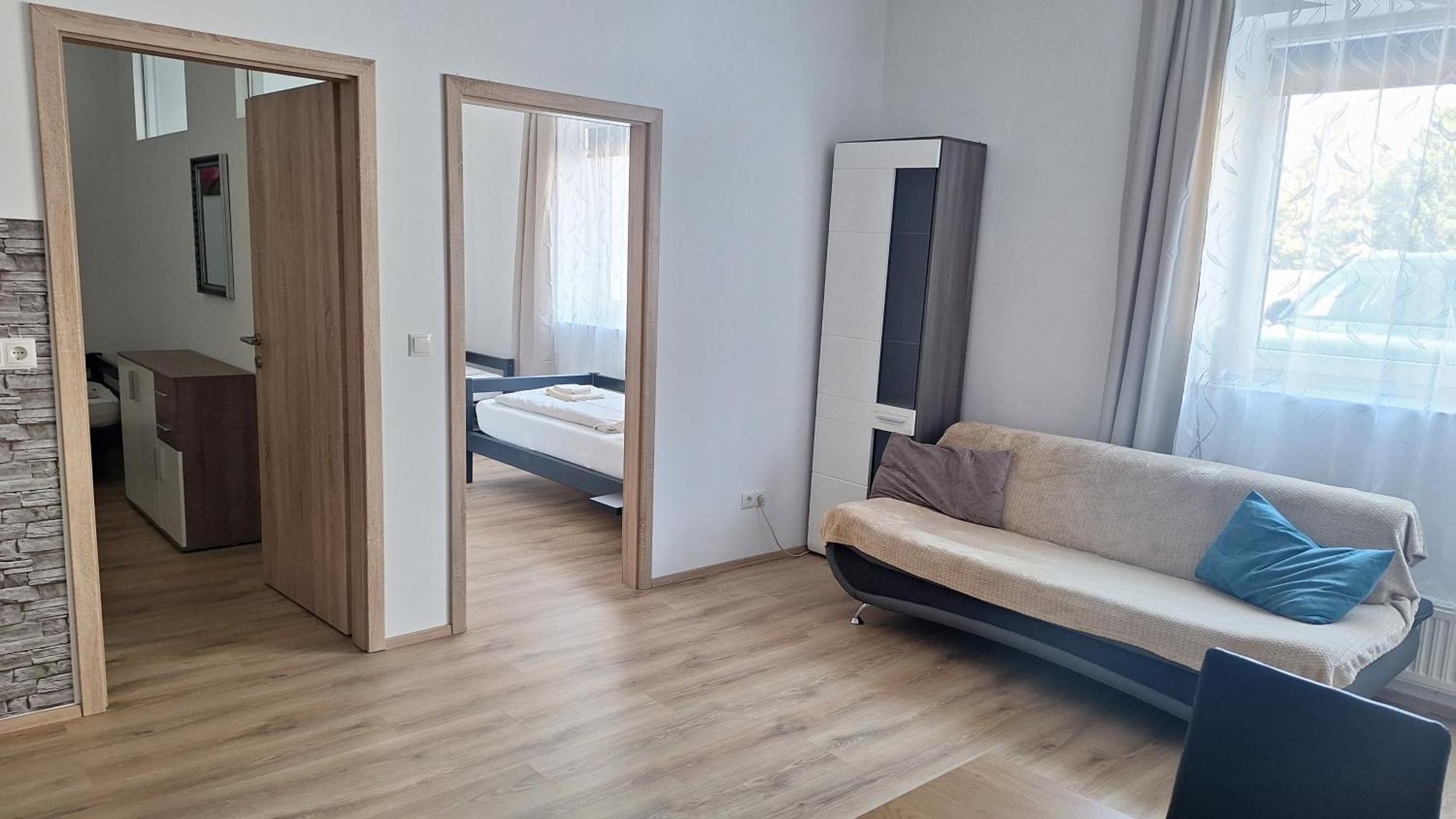 Pension Haus Nova Wiener Neustadt Luaran gambar