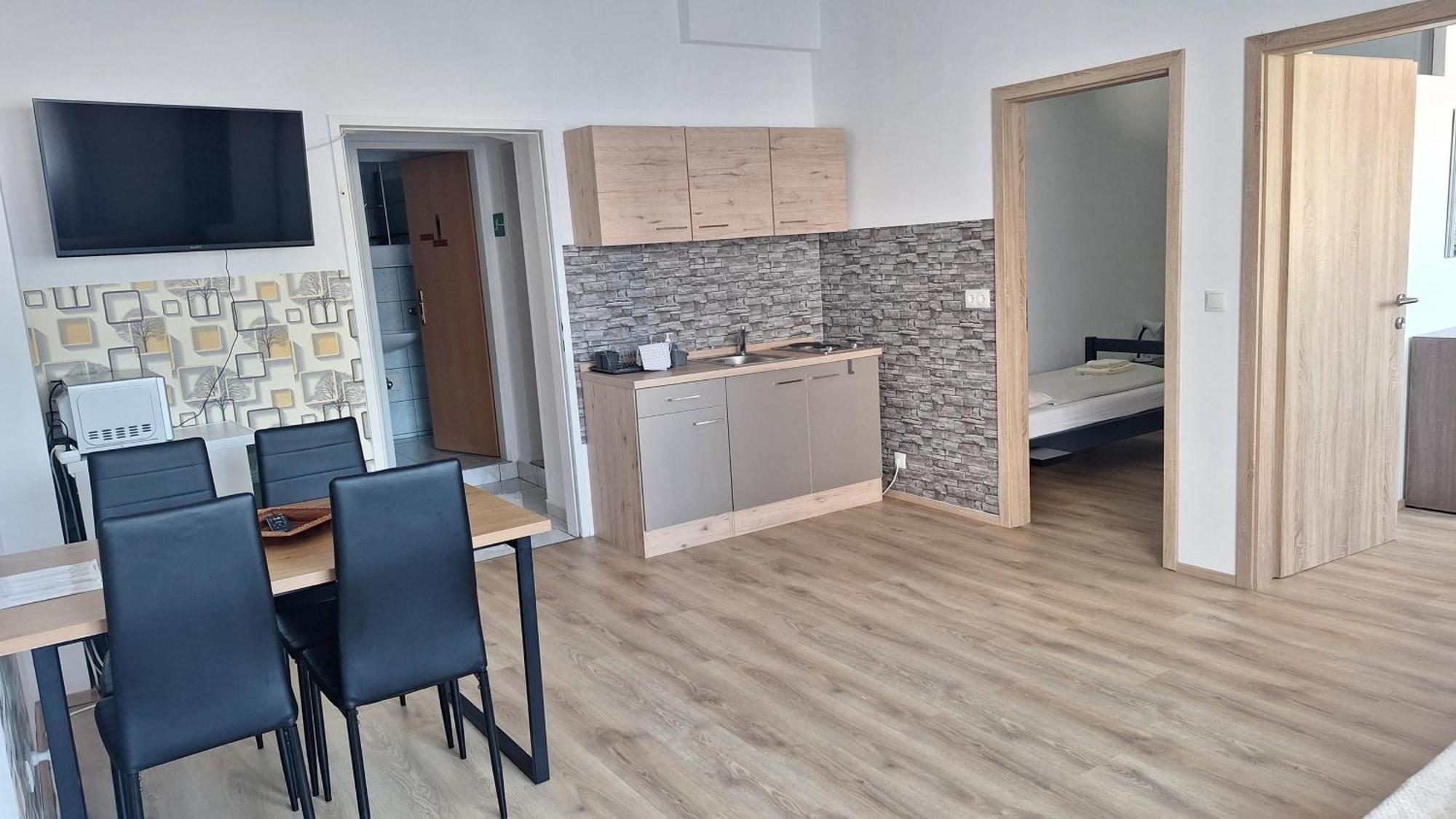Pension Haus Nova Wiener Neustadt Luaran gambar