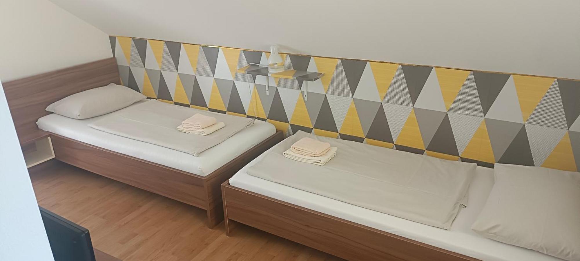 Pension Haus Nova Wiener Neustadt Luaran gambar